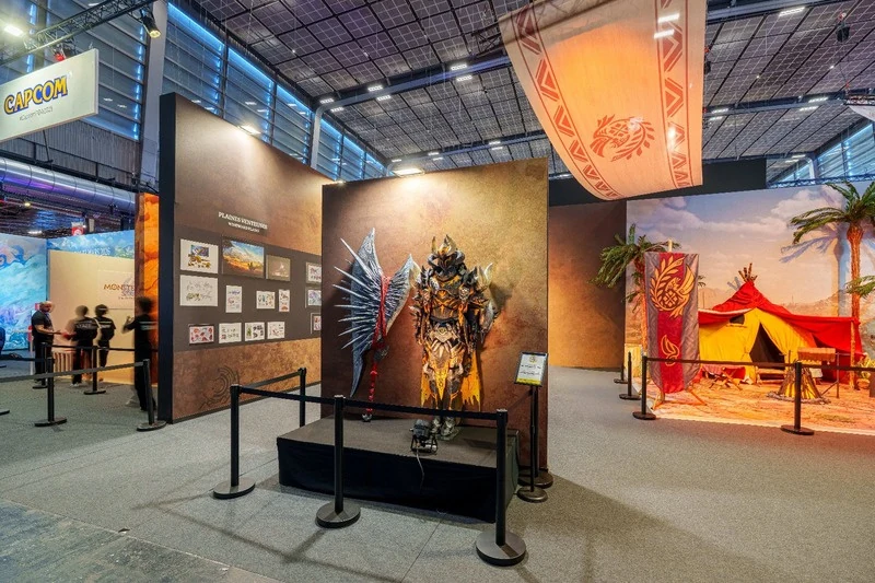 Monster Hunter equipment display and immersive campsite