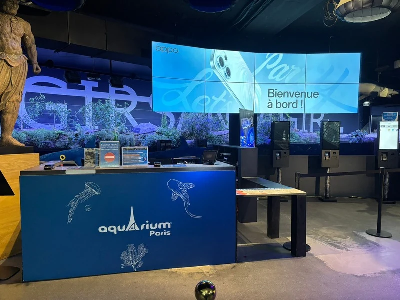 OPPO Reno14 welcome area at the Aquarium de Paris