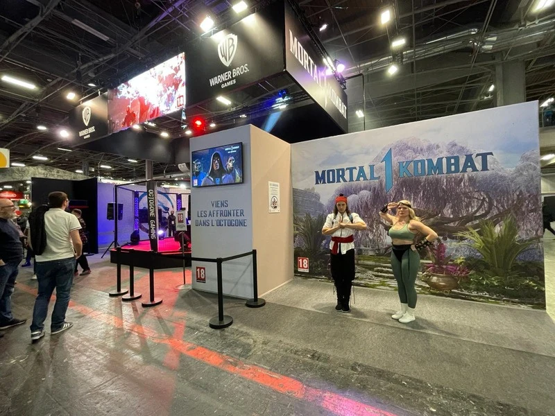 Visitors posing at the Mortal Kombat photo set